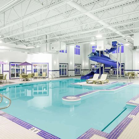 Hotel Ramada By Wyndham Olds Exteriér fotografie