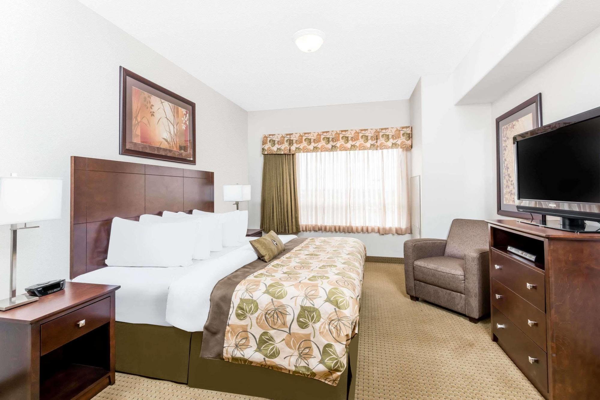Hotel Ramada By Wyndham Olds Exteriér fotografie